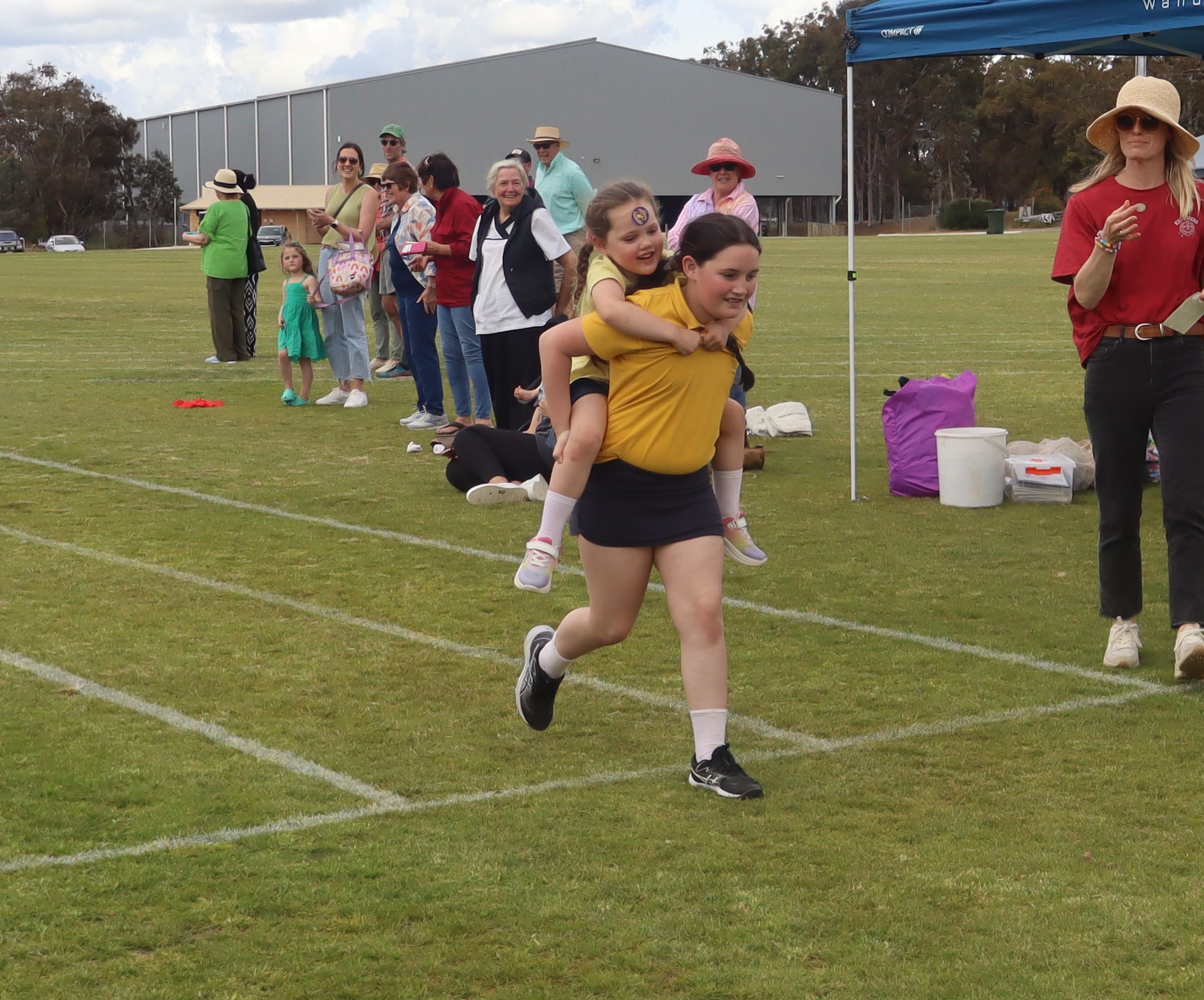 /uploaded_files/media/gallery/1761710211Ira Laine & Karson Jay.JPG